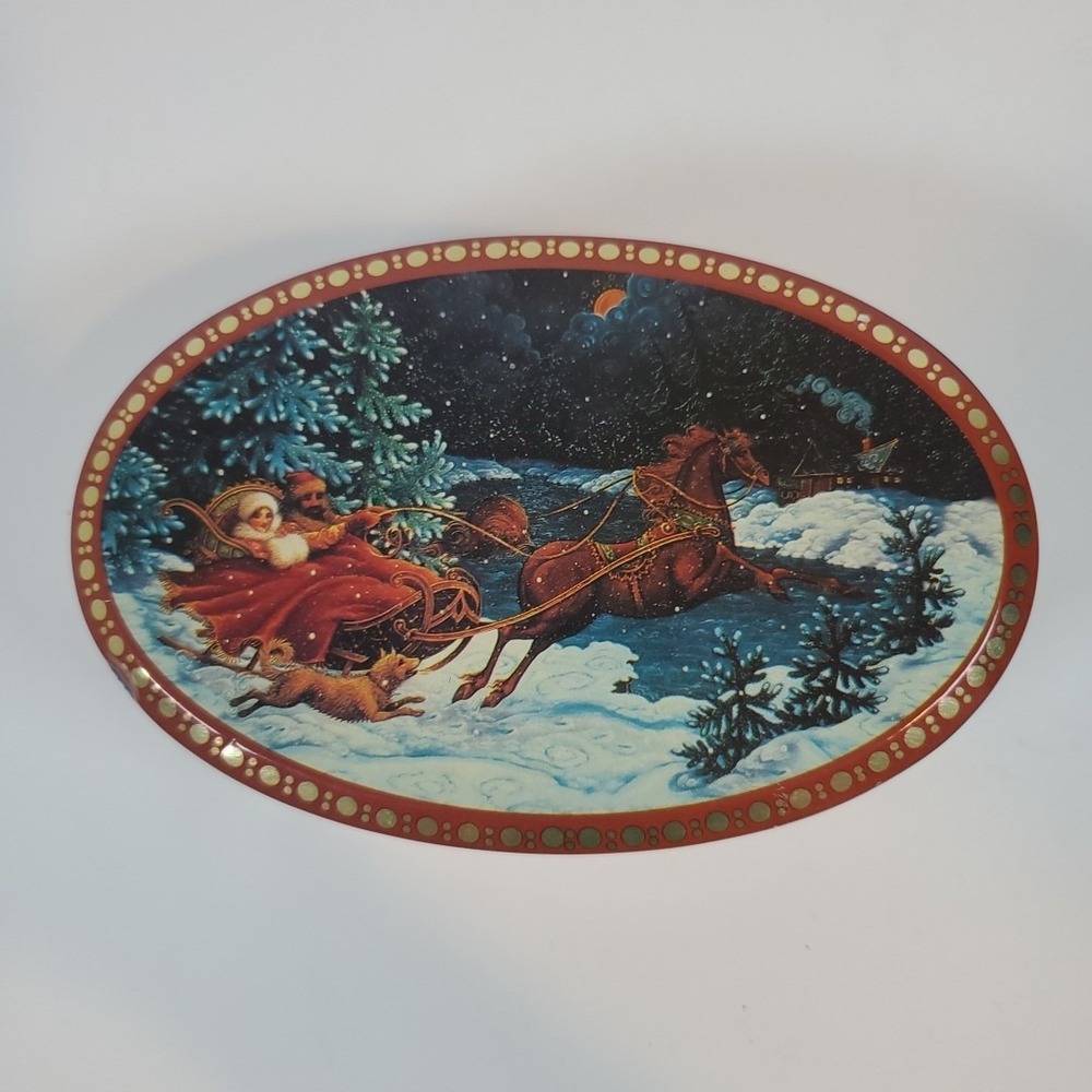 Sleigh Ride on a Winter Night - Oval Tin for Cookies Sewing Collections